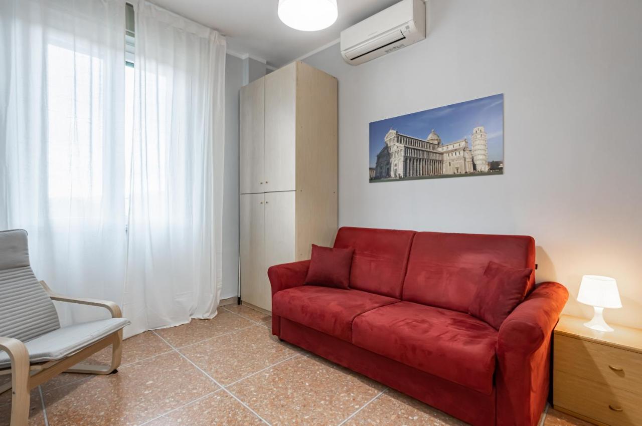 Yellowsunny Apartment With Two Balconies ปิซา ภายนอก รูปภาพ