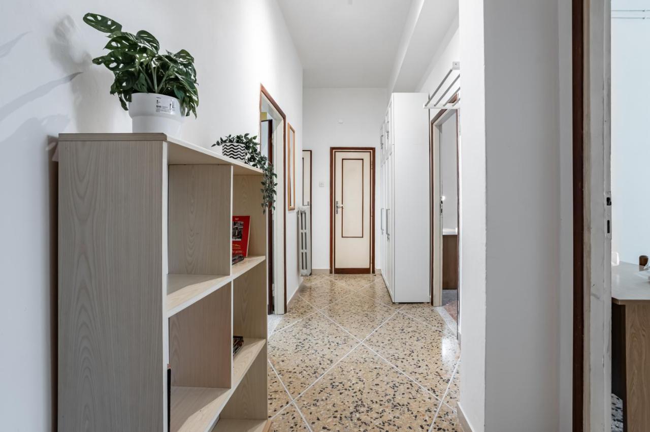 Yellowsunny Apartment With Two Balconies ปิซา ภายนอก รูปภาพ
