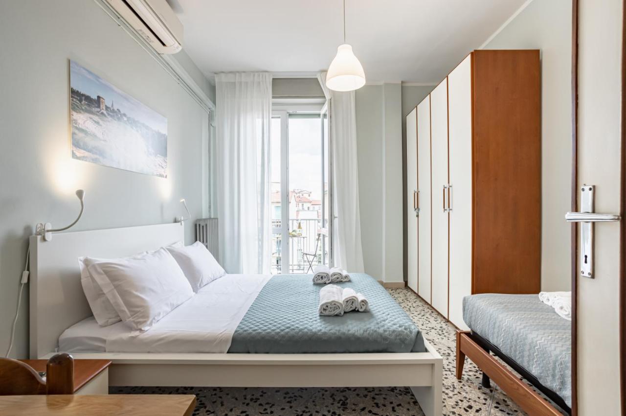 Yellowsunny Apartment With Two Balconies ปิซา ภายนอก รูปภาพ