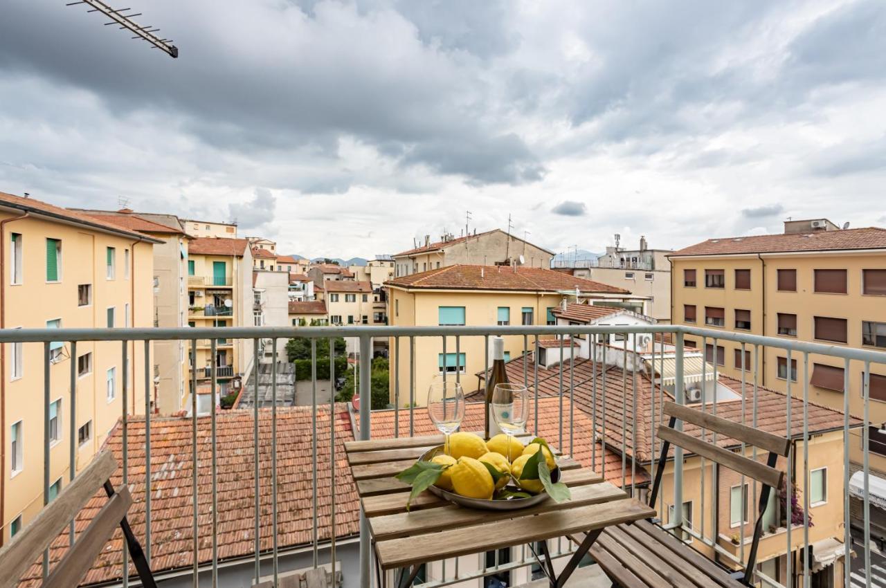 Yellowsunny Apartment With Two Balconies ปิซา ภายนอก รูปภาพ