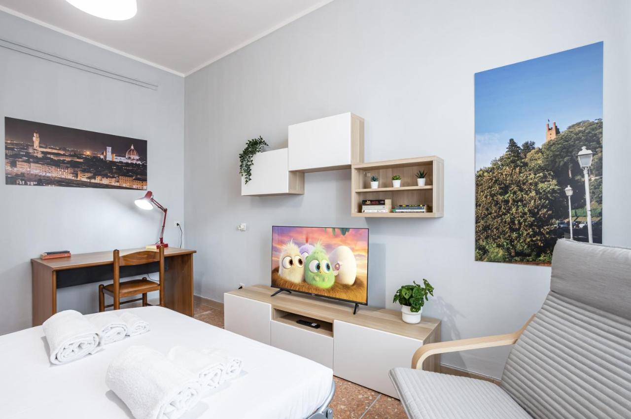 Yellowsunny Apartment With Two Balconies ปิซา ภายนอก รูปภาพ