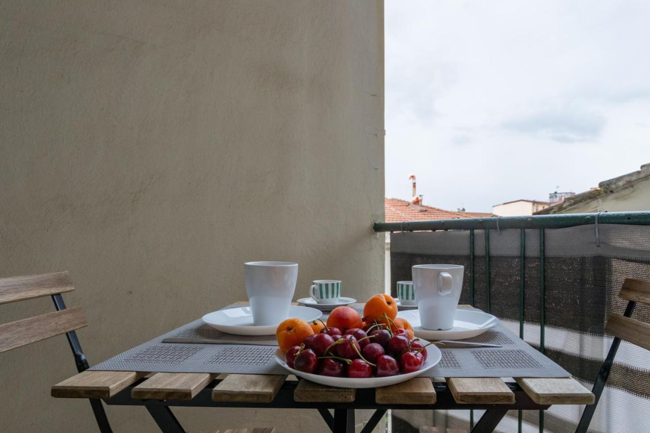 Yellowsunny Apartment With Two Balconies ปิซา ภายนอก รูปภาพ